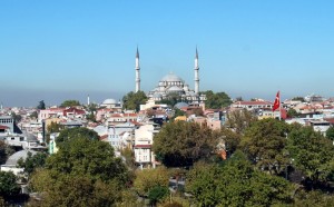 Bugün gördüğümüz Fatih Camii, Mimar Atik Sinan'ın yaptığı değil. Atik Sinan'ın yaptığı Fatih Camii 1766 depreminde yıkılmış...