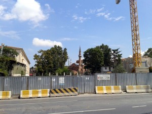 2013 - Şehzadebaşı Metro İstasyonu inşaatının önünden Kalenderhane Camii