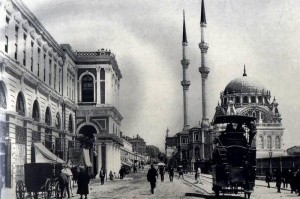 Tramvayları çeken 430 at Balkan Savaşı sebebiyle 1912'de askere alınır.İstanbul 1,5 yıl tramvaysız kalır.